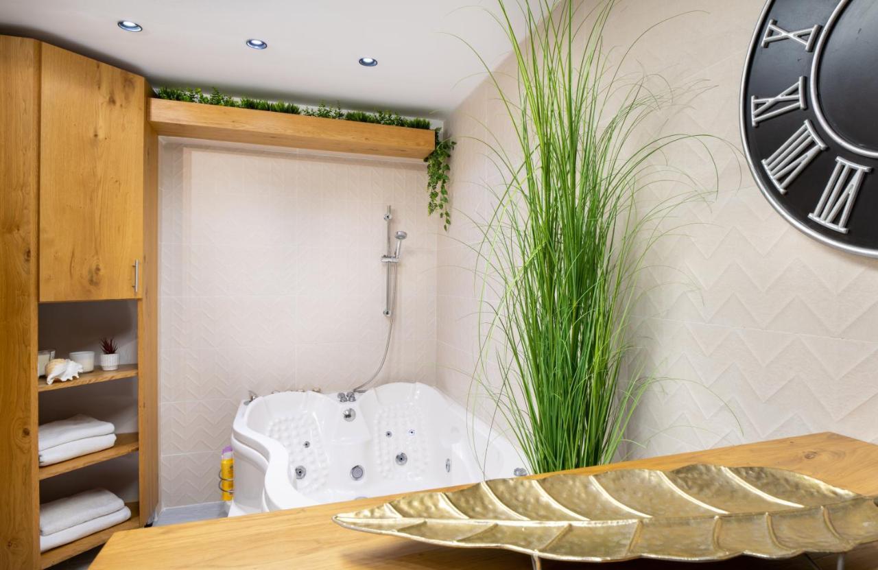 Romsuites - Amazing Atmosphere, Baha'I Gardens Main Street, German Colony ไฮฟา ภายนอก รูปภาพ